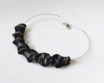 Steel choker with pendant, paper jewelry, spiral shape, black and gold pendant, minimalist jewel