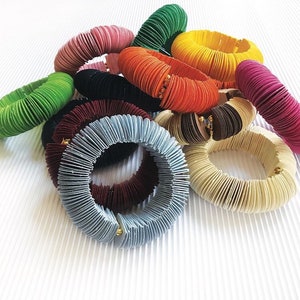 Gioiello di carta, bracciale a cerchio, bracciali colorati, gioielli fatti a mano