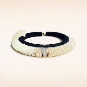 Gioielli di carta, collana bianca e nera, collana girocollo elegante, idee regalo uniche