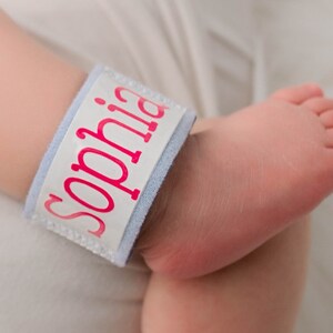Twin Baby ID Bracelet for Girls | Personalized Name Band | Newborn Twin Gift | Hospital ID Anklet | NICU Multiples | Triplet Baby Shower bild 4