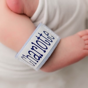 Twin Baby ID Bracelet for Girls | Personalized Name Band | Newborn Twin Gift | Hospital ID Anklet | NICU Multiples | Triplet Baby Shower bild 7
