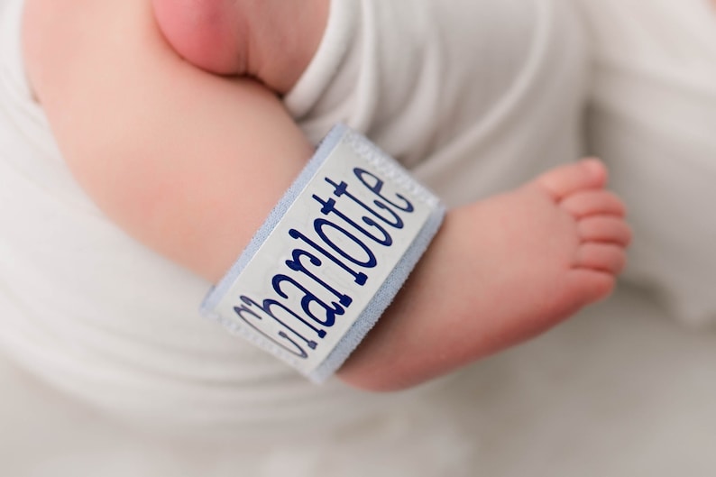 Twin Baby ID Bracelet for Girls | Personalized Name Band | Newborn Twin Gift | Hospital ID Anklet | NICU Multiples | Triplet Baby Shower bild 7