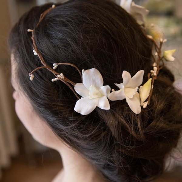 Couronne d'orchidée, fille de fleur, cheveux de mariage, postiche de mariée, bandeau de mariage, casque d'orchidée, mariage de jardin