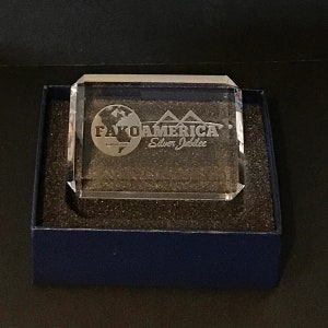 Custom Fako Logo Crystal Paperweight, Engraved Personalized Friend Gift, Optic Glass Birthday Keepsake, High-End Corporate Logo Desk Decor