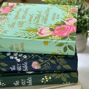 Fully Custom Painted Bible/ Hand Painted Bible/Wedding Bible/ Wedding Gift/Anniversary Gift/Custom Designs/Free Gift  Bag/Hand Painted Gift