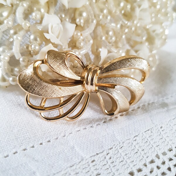 Vintage bow gold tone brooch,KO Globus Foreign  brooch, elegant  simple  brooch,  metal brooch, retro pin, mid century