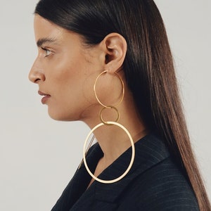 Shoulder Grazing Circle Earrings - Extra Long Gold Statement Dangle - Lightweight Interlocking Circle Drop