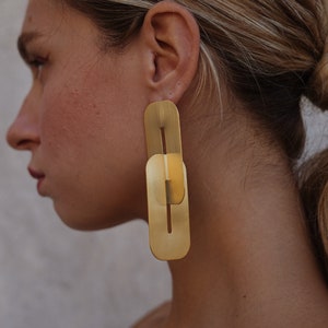 Oversized Sculptural Earrings – Bold Statement Jewelry for Women, Lightweight Contemporary Hoops, Modern Fashion Earrings