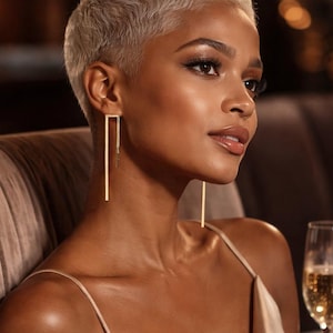 Modern Gold Geometric Drop Earrings – Minimalist Long Bar Jewelry – Chic Contemporary Fashion Accessory