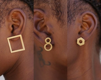 3 pares de pequeños pendientes de botón, pendientes de botón combinables, pendientes geométricos, juego de 3 pendientes pequeños, pendientes desiguales de Laka Luka Design