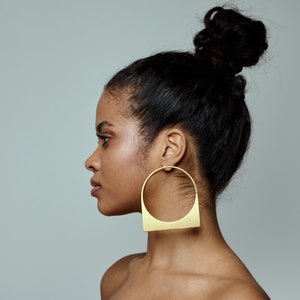 Pendientes africanos, aros grandes. Pendientes con diseño Laka Luka, regalo para ella, pendientes hechos a mano, pendientes dorados, pendientes llamativos.