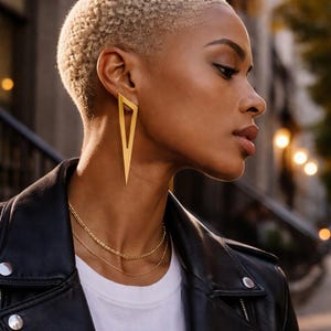 Dreieck Ohrringe. Geometrische Ohrringe. Statement Ohrringe. Statement Schmuck. Übergroße Ohrringe, Geschenk für Sie, Laka Luka Design ""Triangle""