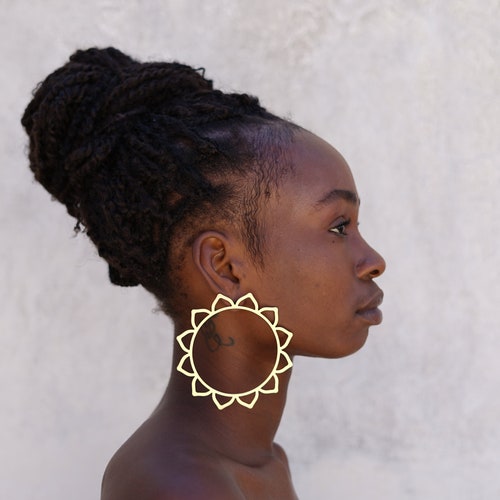 Oversized earrings Dangle brass earrings African brass jewelry Tribal earrings Boho hoop earrings Sieraden Oorbellen Hoepeloorbellen Statement earrings for women 