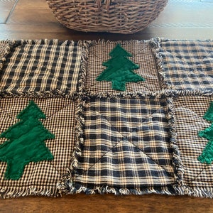 NEW Plaid Homespun PriMiTivE Rag Quilt Table Runner Farmhouse Christmas Black tan green Trees Holiday Country Rustic Rag Quilt