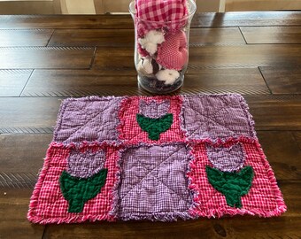 New PriMiTiVe Rag Quilt Homespun Pink Purple Tulip Flower Plaid Place mats Placemats Rustic Country Centerpiece