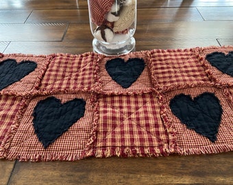 NEW Plaid Homespun PriMiTivE Rag Quilt Table Runner tan Red Hearts Valentine's Day Farmhouse Country Black