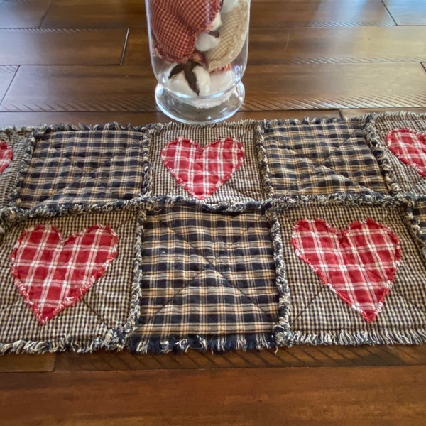 NEW Plaid PriMiTivE Rag Quilt Table Runner Black Red Tan Hearts Valentine's Day Country Homespun Rustic Farmhouse Centerpiece mat love