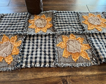 Plaid Homespun PriMiTivE Rag Quilt Table Runner Black Tan Farmhouse Yellow Sunflowers Harvest Fall Summer Handmade Country Rustic decor