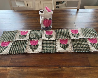 Plaid PriMiTivE Rag Quilt Table Runner Tan Pink Green  Beige Tulip Flower Easter Spring Country Handmade Rustic Farmhouse Centerpiece Mat