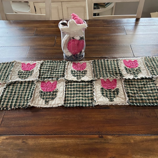 Plaid PriMiTivE Rag Quilt Table Runner Tan Pink Green  Beige Tulip Flower Easter Spring Country Handmade Rustic Farmhouse Centerpiece Mat