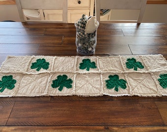 NEW Plaid Homespun PriMiTivE Rag Quilt Table Runner Mat Green Farmhouse Tan Shamrocks Saint St. Patrick's Day Country Handmade