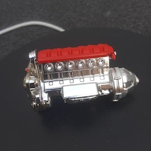 1: 18 scale original V12 engine. Ideal for scale model builder or dioramas.