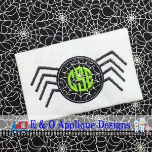 Spinne Monogramm Applique Design - Halloween digitale Stickerei Design - Spinne-Applikation - 5 Größen