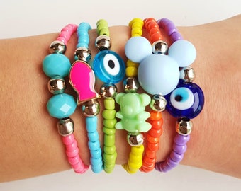 Roliga armband till flickor, armband till små barn, cool present till flickor, barnpresenter, bästa presenten till barn, stretcharmband till flickor