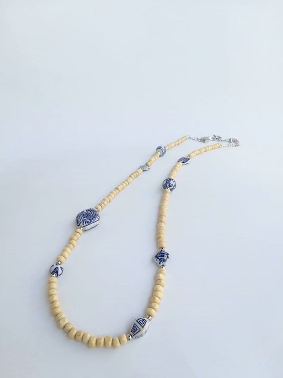 Statement Necklace, wood necklace, chunky necklace, woden beads, porcelain necklace, porcelain beads, beige wood beads, beige necklace, boho