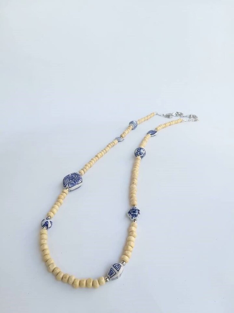 Statement Necklace, wood necklace, chunky necklace, woden beads, porcelain necklace, porcelain beads, beige wood beads, beige necklace, boho