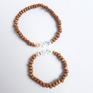 Passendes Vater-Sohn-Armband-Set mit Stretch-Perlen. Passende Vater-Sohn-Armbänder, Geschenk für Papa, Papa und mich. Passendes Vater-Geschenk