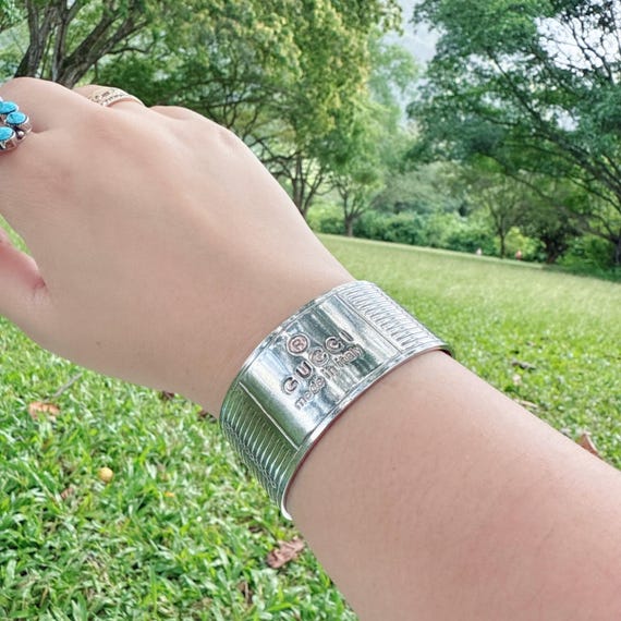 アクセサリー Vintage 1960s GUCCI Silver925 bracelet 1960s Gucci Sterling Silver and Enamel Buckle Bracelet – Icon Style