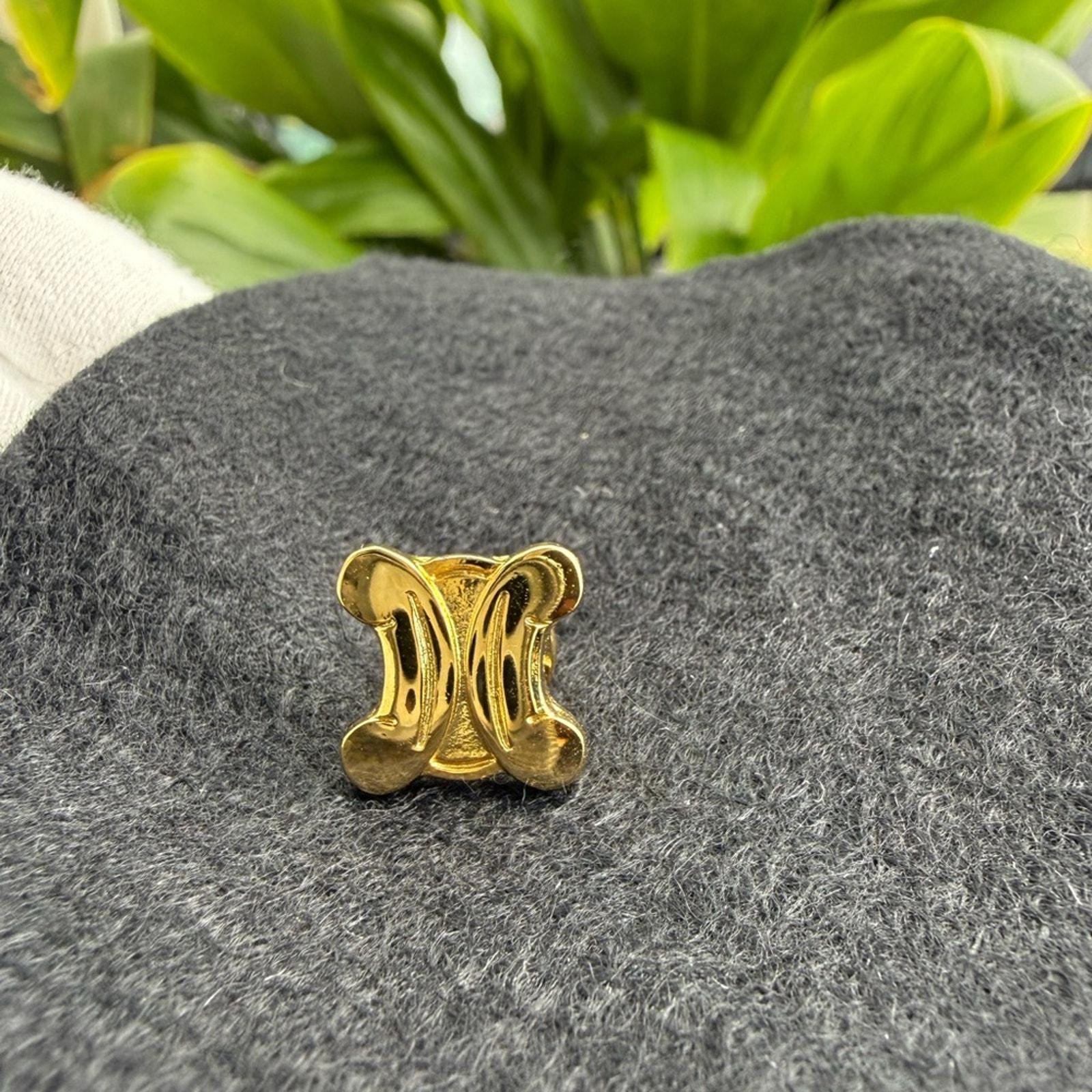 ♡ CELINE ♡ Vintage ♡ C broach ♡ Céline Women Pins and brooches - Vestiaire Collective