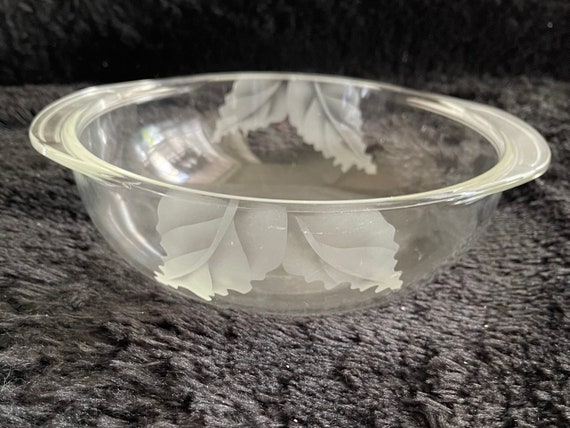 Buy the 2 Vintage Pyrex Glass Mixing Bowls