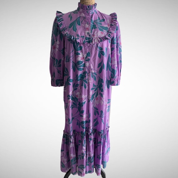 Vintage Hawaiian MuuMuu Dress Purple Floral Leaves