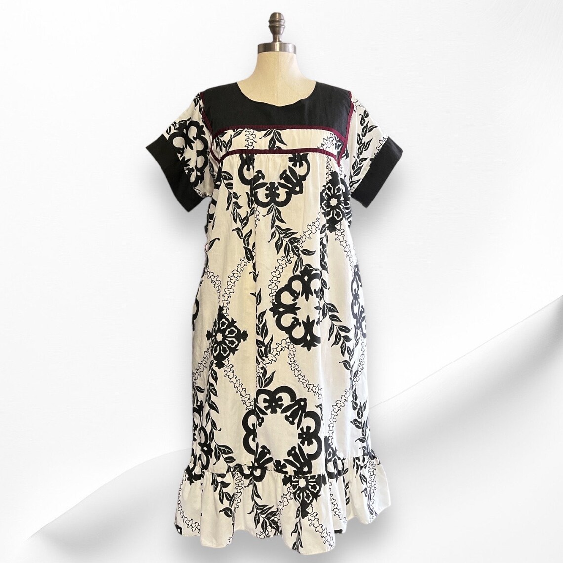 Palekaiko Long Hawaiian Muumuu Dress