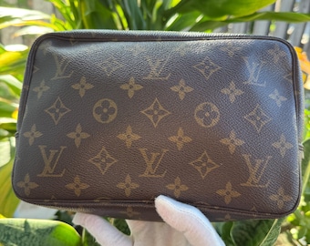Vintage Louis Vuitton Monogram Trousse Toilette 23 Cosmetics Pouch Bag Authentic