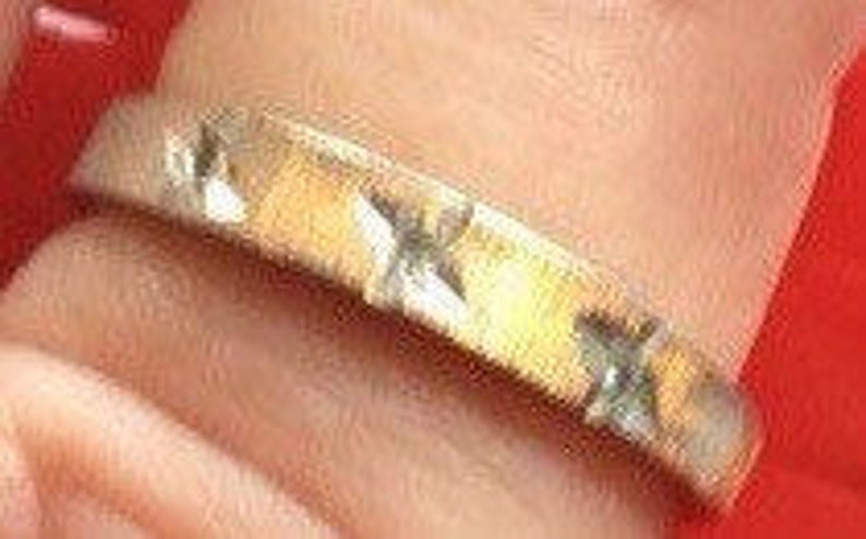 Vintage wedding ring 14k white gold diamond ring Fine Estate Jewelry genuine 3 Diamond band size 6.5 and is sizable weighs 2 grams