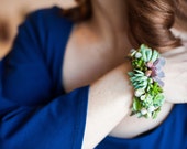 Unique living succulent bracelet, succulent jewelry, living jewelry, floral bracelet, organic jewelry.