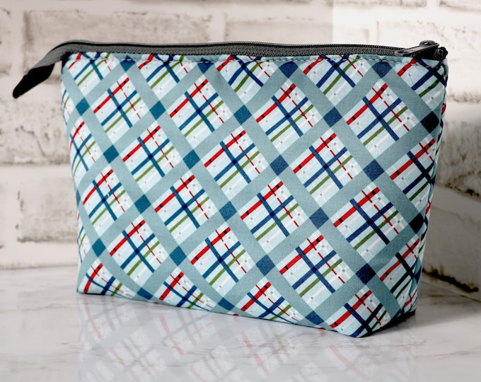 Blue Plaid Makeup Bag, Wide Open Zipper Pouch to Organize Your Bathroom Toiletries