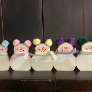 Five snowman row. With different color red scarves. I can personalize with names.