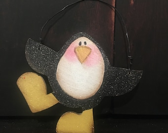 Penguin ornament that can be personalized free.