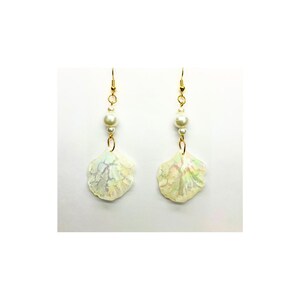 Mermaid Collection Pearl Crackle Shell Dangle Earrings for Adults with Unique Design and Pearl Accent