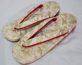 Vintage Asian slippers/sandals with a crane design
