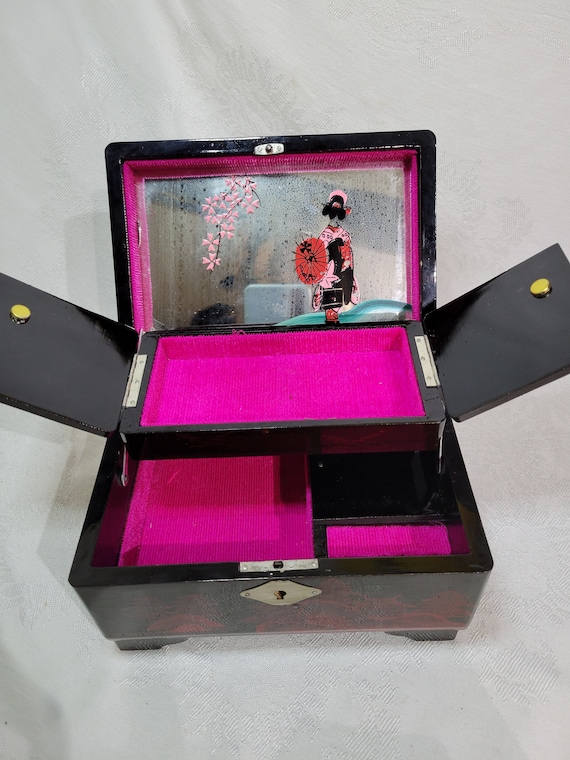 Vintage Japanese black lacquer musical jewelry box - image 8