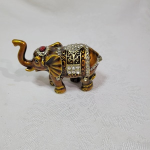 Vintage elephant pill box/trinket box with diamond and ruby rhinestones