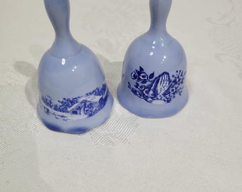 台湾製のヴィンテージの小さな青と白の鈴