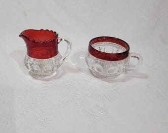 Tiffin Cranberry Flash Kings Crown Ruby Fingerabdruck Milchkännchen und Tasse