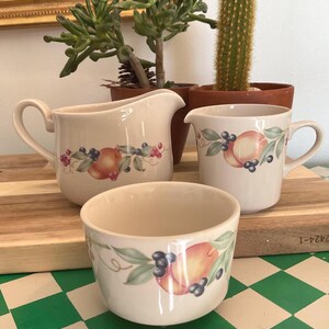 Corning Abundance fruit motif syrup and creamer set