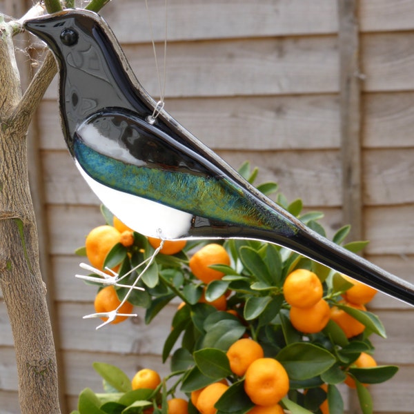 Fused glass magpie - bird lover gift  - garden birds - british birds - nature lover gift - garden ornament - british wildlife